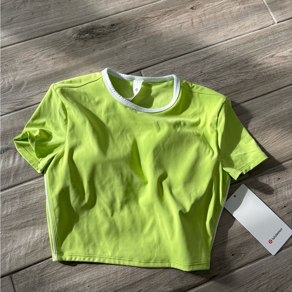 NWT lululemon top